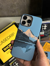 Luxo sky blue mountain reflection